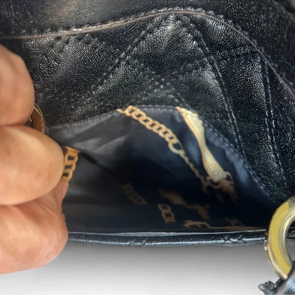 Anne Klein Elegant Black Quilted Handbag - Picture 8 of 16